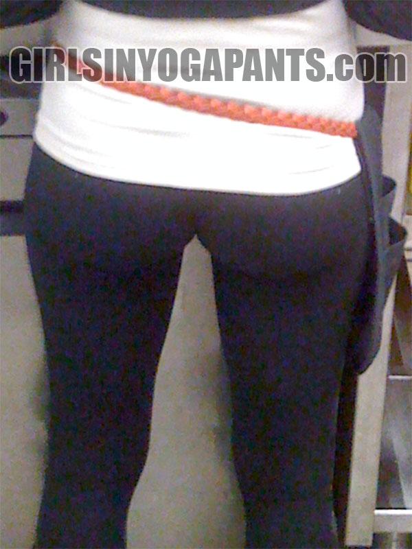 twitter girls in yoga pants. hairstyles Labels: Girls in Yoga Pants, twitter girls in yoga pants. of