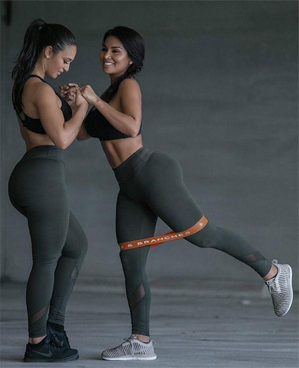 matching yoga outfits