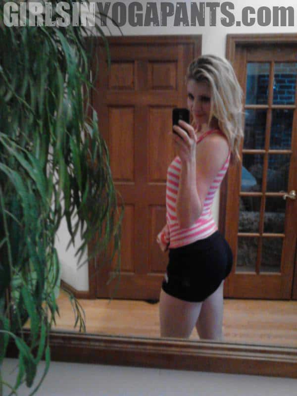 GIRLS IN YOGA SHORTS - GirlsInYogaPants.com