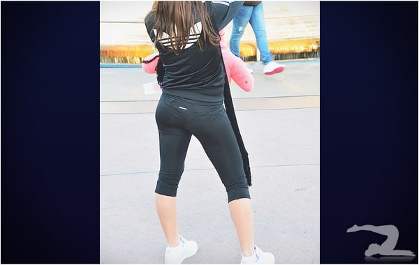 COLLEGE GIRL IN YOGA PANTS - GirlsInYogaPants.com