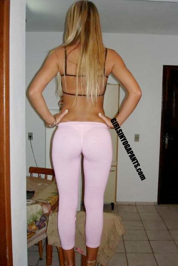 Blonde In Pink Yoga Pants Hot Girls In Yoga Pants Best Yoga Pants