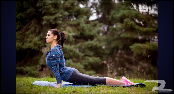 A GIRL IN YOGA PANTS ACTUALLY DOING YOGA GirlsInYogaPantscom