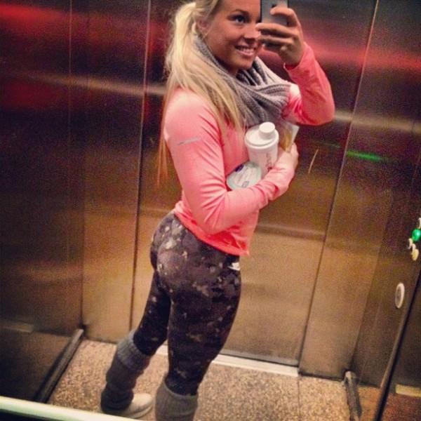 Finnish Fitness Model Oona Tolppanen In Yoga Pants Wor